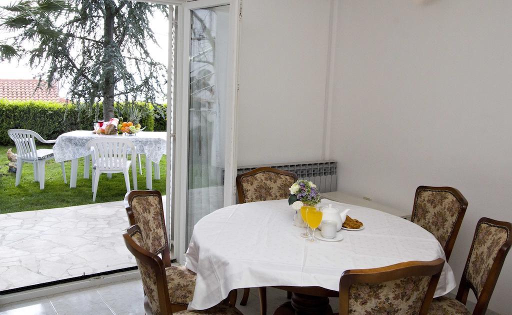 Apartment Pcelica Maja 포드스트라나 객실 사진
