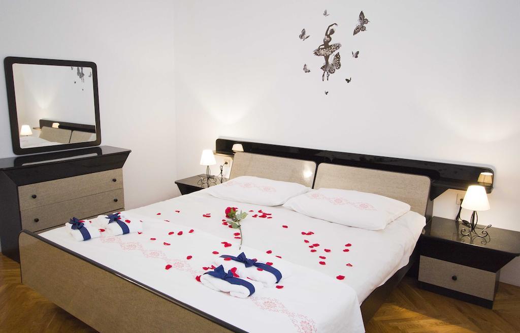 Apartment Pcelica Maja 포드스트라나 객실 사진